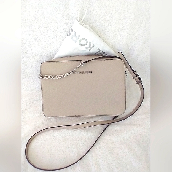 Michael Kors leather Jet Set East West Crossbody Bag NWOT - Picture 2 of 13